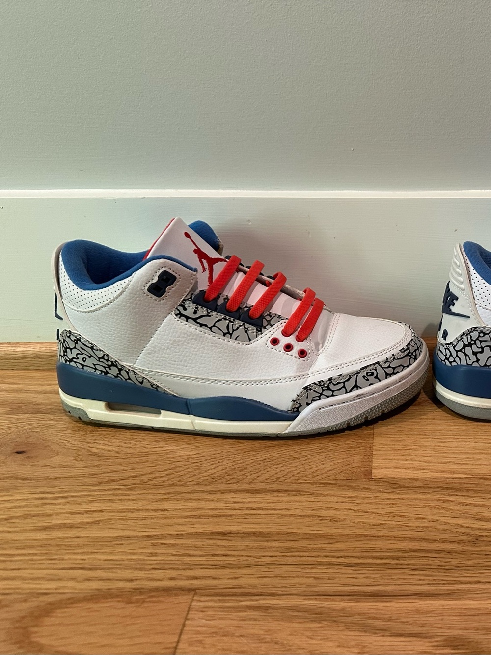 Jordan womens sz8 Sneakers - White/Blue/Red